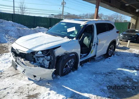 2021 Toyota Highlander Xle from USA, damaged, VIN 5TDGZRBH5MS104661